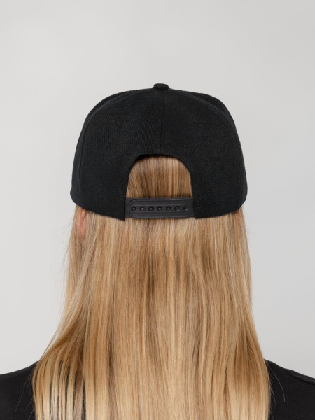 Бейсболки Snapback с прямым козырьком, черная